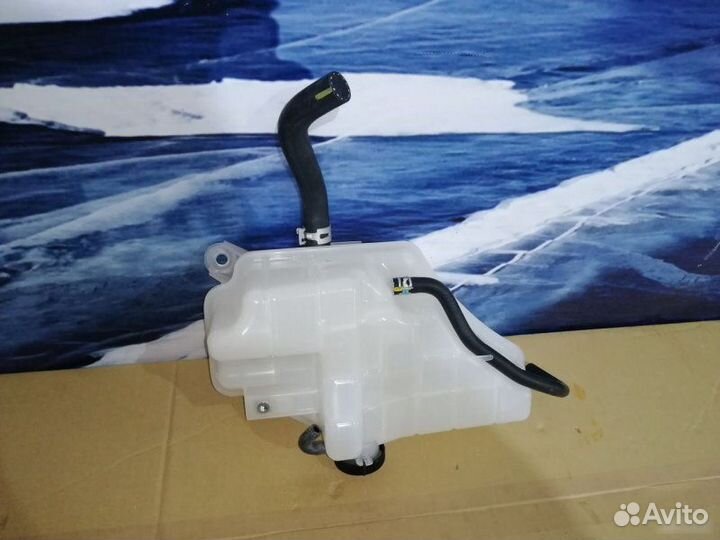 Расширительный бачок Toyota Land Cruiser 200