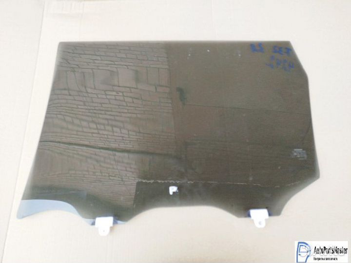 Стекло задней правой двери Nissan X-Trail 32