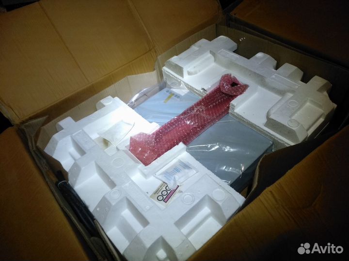 Бесперебойник APC Smart-UPS 2200VA (SMT2200RM2U)