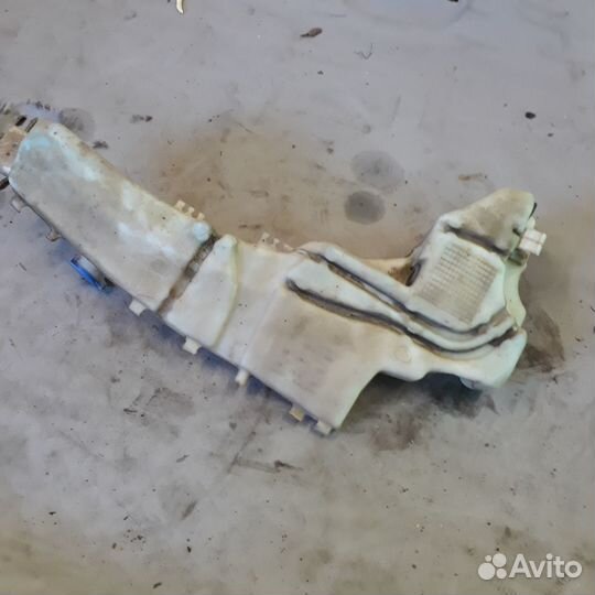 Бачок омывателя Форд Фокус 2