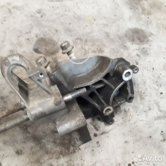 Кронштейн крепления двигателя Форд Фокус 2