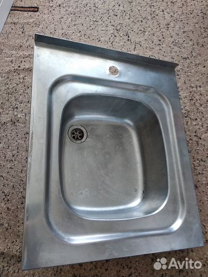 Раковина с зеркалом