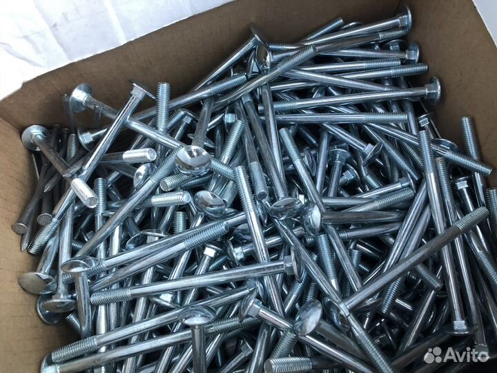 Болт мебельный с полукруглой головкой оцинкованный