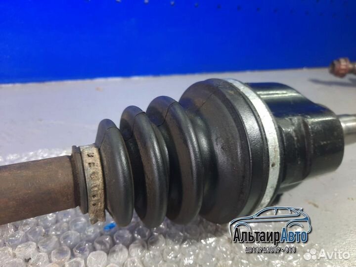 Левый привод Toyota Corolla E15 шрус приводной вал