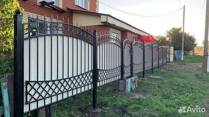Кованые заборные секции