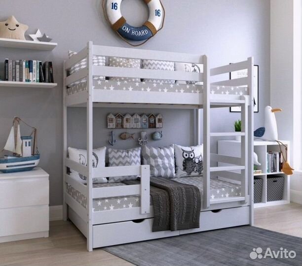 Кровать из массива двухъярусная