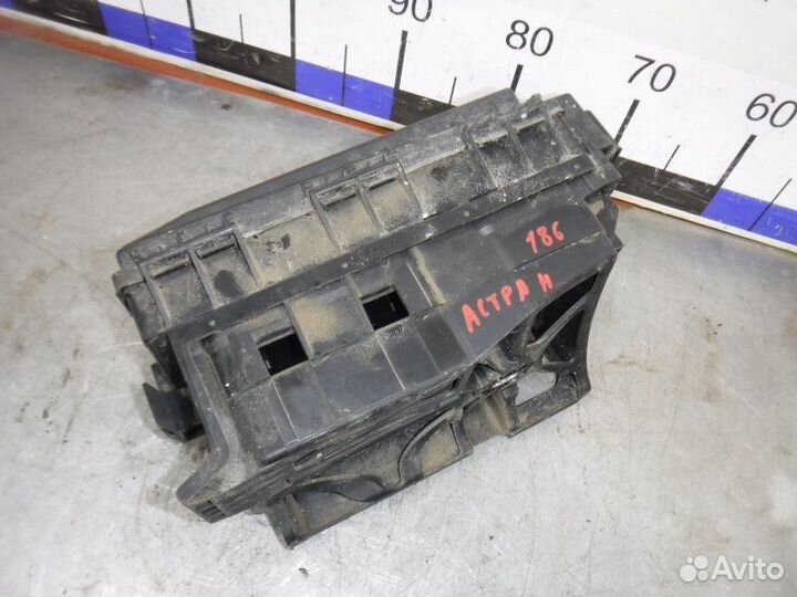 Блок предохранителей Opel Astra H Z18XER 2008