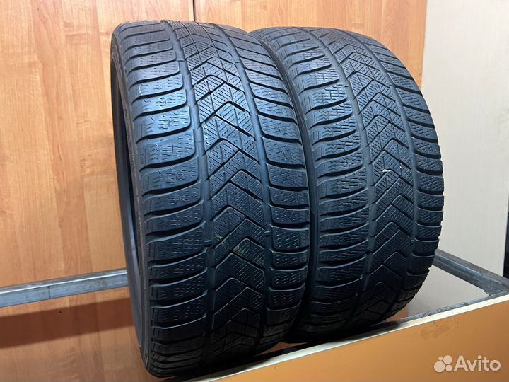 Pirelli Winter Sottozero 3 235/40 R19
