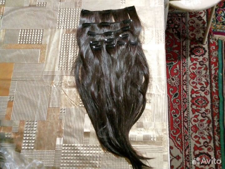 Волосы на заколках