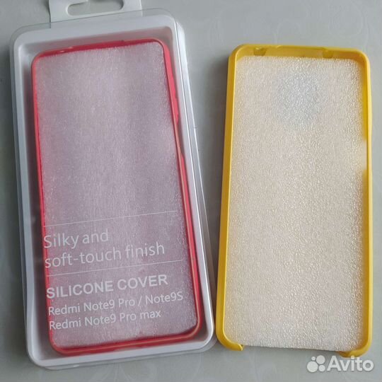 Чехлы на смартфон