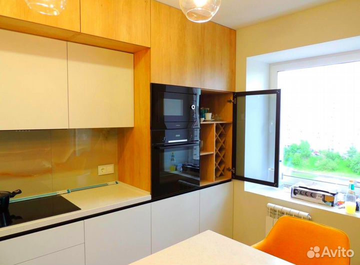 Угловая кухня на заказ до потолка