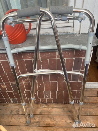 Ходунки для инвалидов