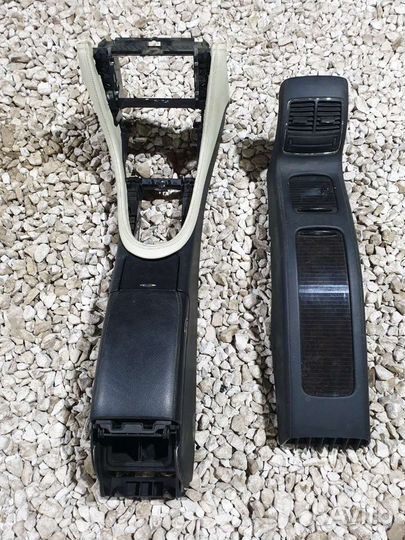 Подлокотник Mercedes-Benz CLS 219