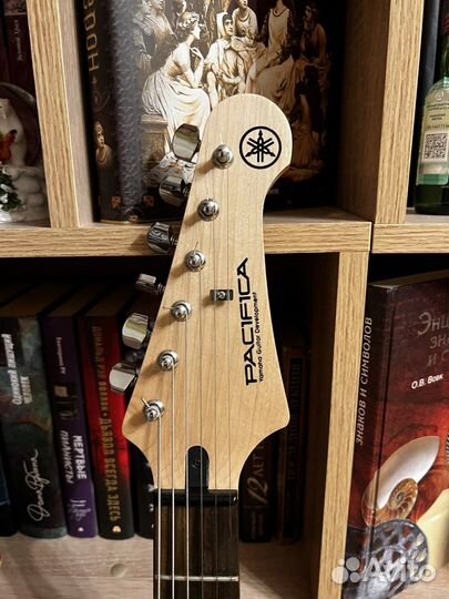 Электрогитара Yamaha Pacifica 012