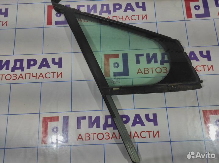 Стекло двери передней правой (форточка) Peugeot 30