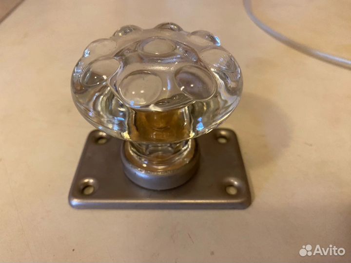 Ручка дверная стеклянная и лев