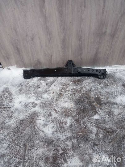 Поперечная балка Toyota RAV4 30