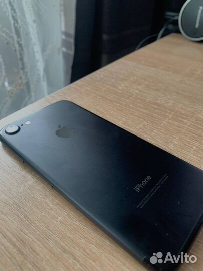 Телефон iPhone 7