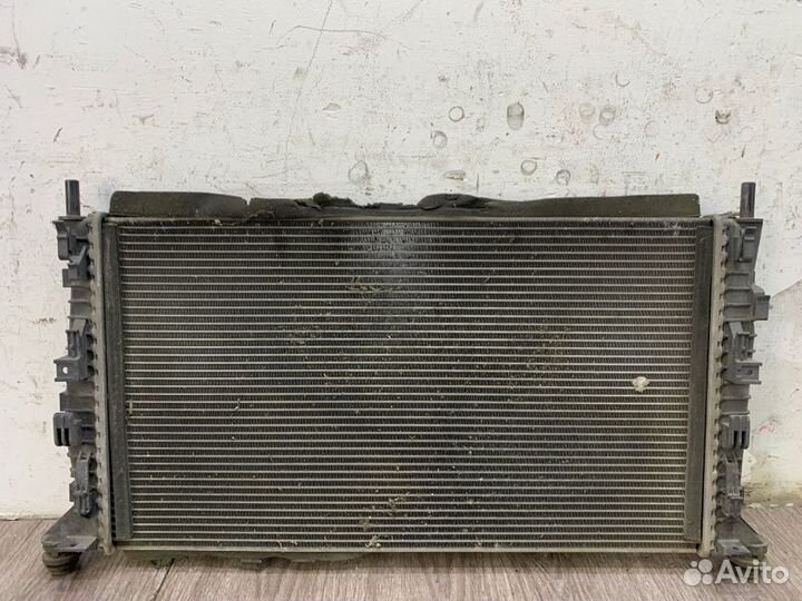Радиатор двс Ford Focus 2 хетчбэк 5-ти дв. shda