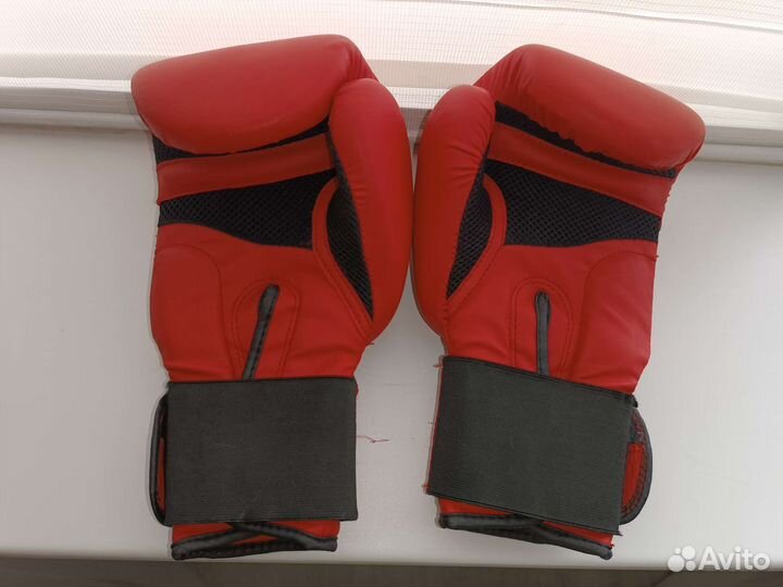 Боксерские перчатки 14 oz