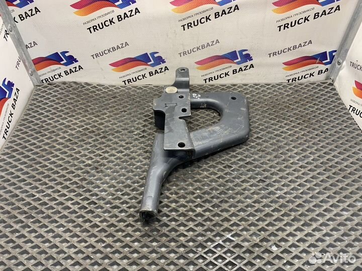 Петля подножки обслуживания правая Volvo FH