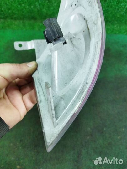 Поворотник правый Mazda Premacy 1