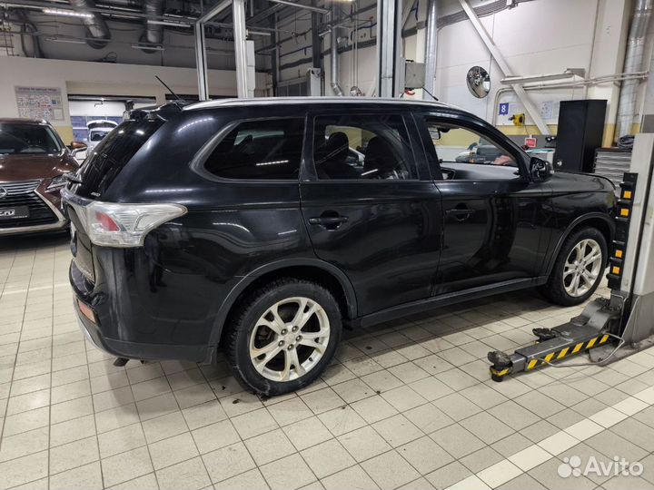 Mitsubishi Outlander 2.0 CVT, 2014, 311 000 км