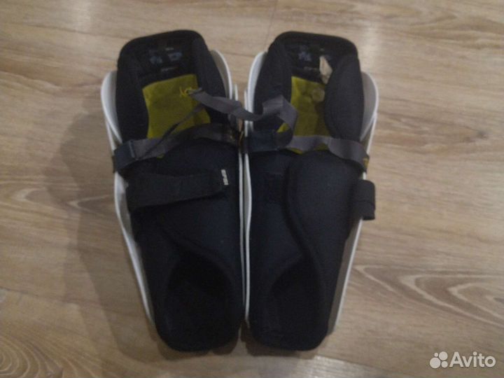 Хоккейные наколенники детские