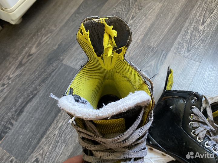 Коньки хоккейные