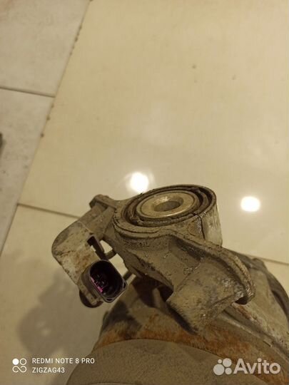 Пневмостойка(задняя левая) (Volkswagen Touareg II)