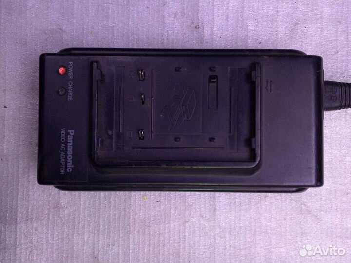 Зарядное устройство для видеокамеры