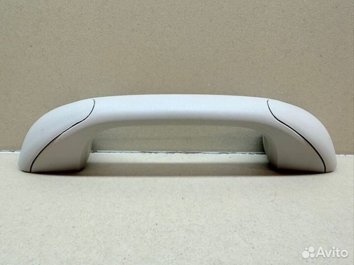 Ручка потолка Nissan Terrano 43000 км 1.6 H4M 2018