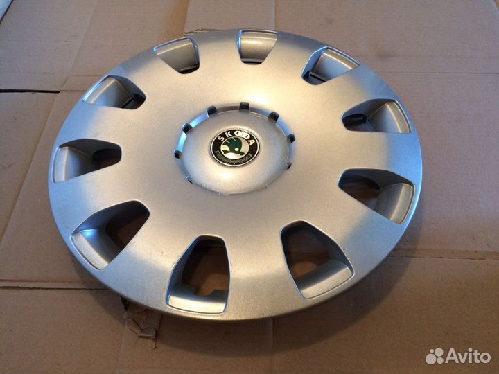 Колпак колеса Skoda Octavia 1U0601147G