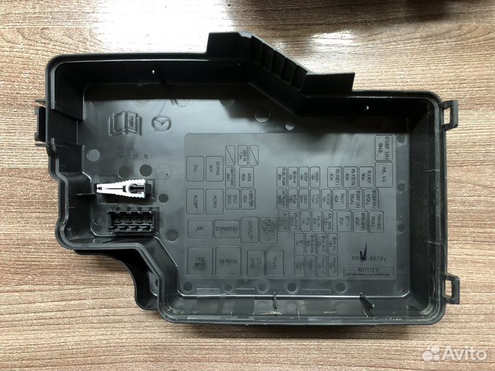 Блок предохранителей Mazda 3 BL 2009-2013