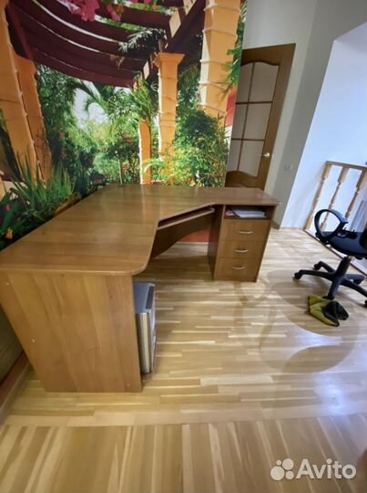 Компьютерный стол