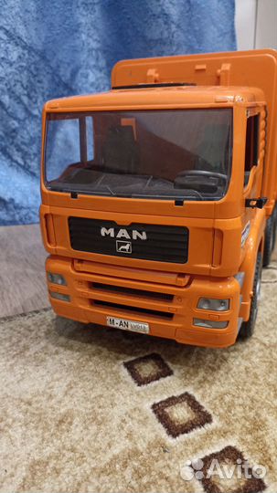 Мусоровоз Bruder Man