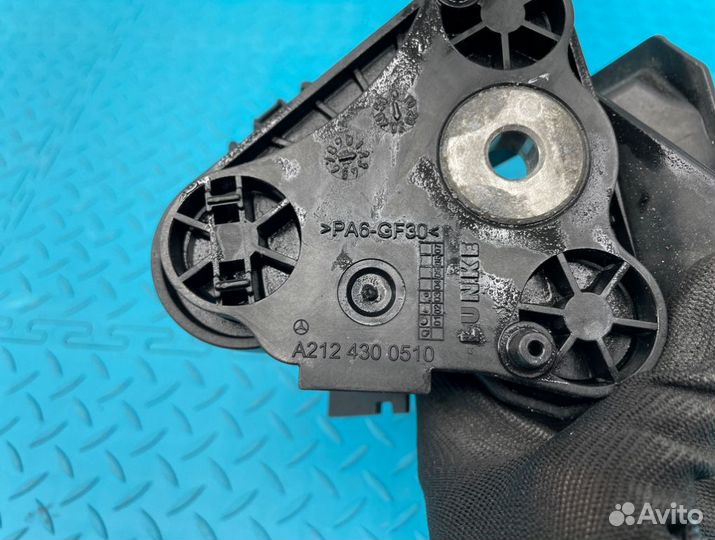 Кронштейн Mercedes-Benz E-Class W212 276.952 3.5