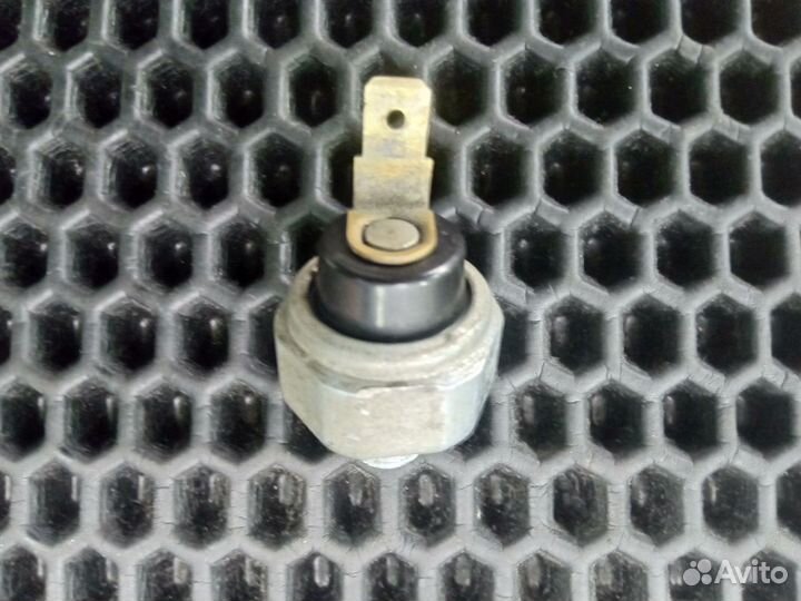 Датчик давления масла Subaru Impreza Legacy EJ151