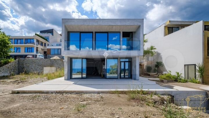 Дом 308 м² на участке 6 сот.