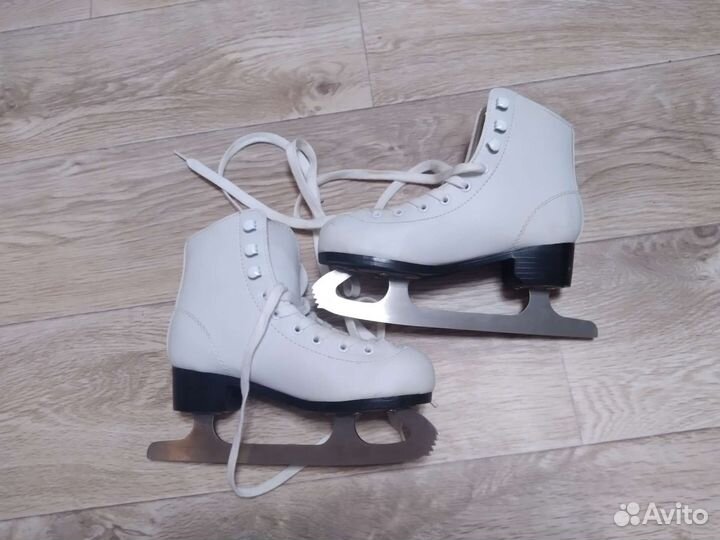 Коньки фигурные action