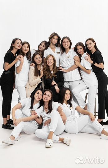 Администратор в студию маникюра