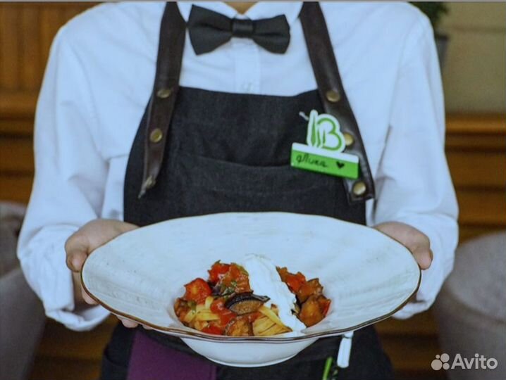 Официант в ресторан (пр Славы)