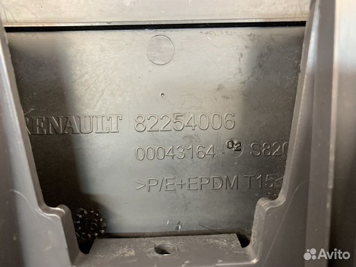 Накладка панели приборов Renault T