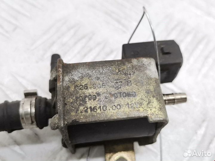 Клапан вакуумного управления Volkswagen Passat B5