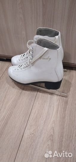 Коньки фигурные белые 34-35р