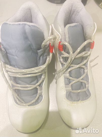 Лыжные ботинки