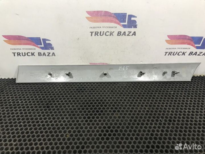 Накладка обшивки двери левой Man TGS, Man TGX