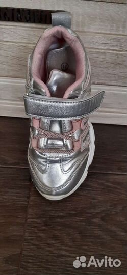 Кроссовки для девочки