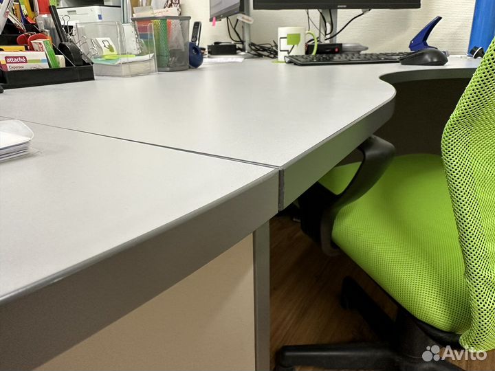 Офисная мебель серая
