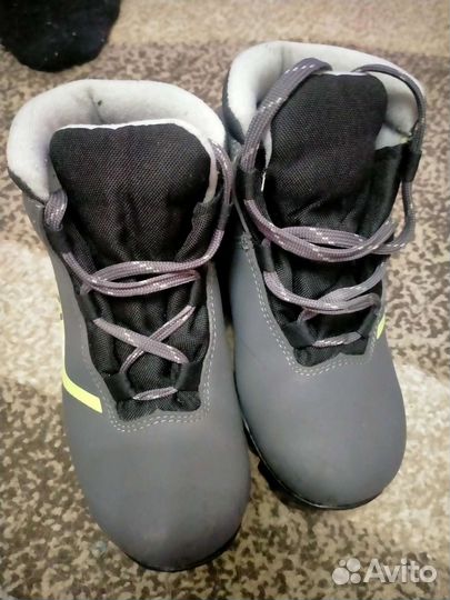 Продам лыжные ботинки 31р в хорошем состоянии
